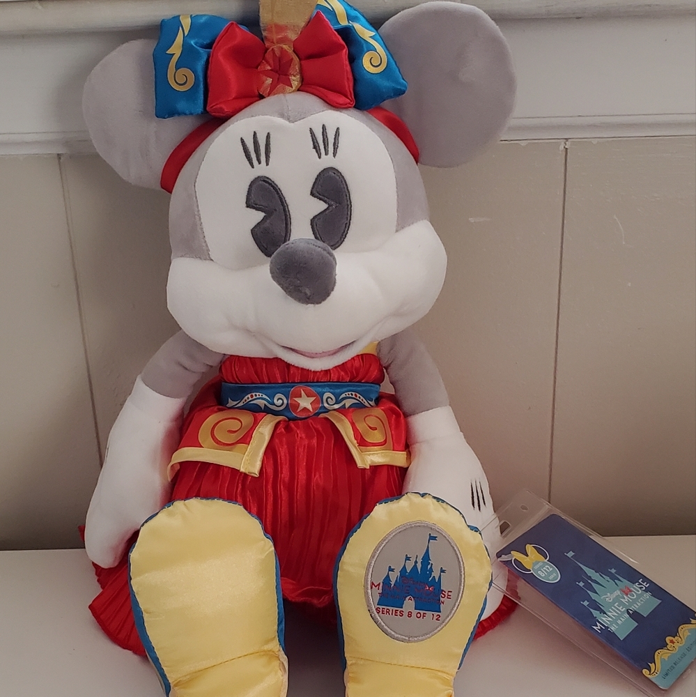 Minnie mouse main attraction Dumbo plush